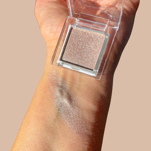 Cosmic Dust Eyeshadow – Andromeda | Ombretto Singolo Shimmer, taupe neutro
