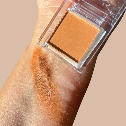 Cosmic Dust Eyeshadow – Auriga | Ombretto Singolo Matte, marrone caramello