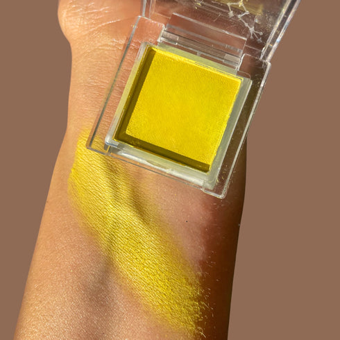 Cosmic Dust Eyeshadow – Electra | Ombretto Singolo Matte, giallo sole, opaco