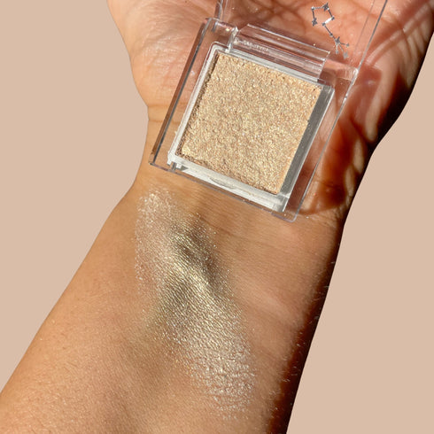 Cosmic Dust Eyeshadow – Lyra | Ombretto Shimmer, champagne perlato