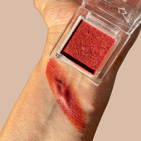 Cosmic Dust Eyeshadow – Rigel | Ombretto Singolo Shimmer, rosso rubino