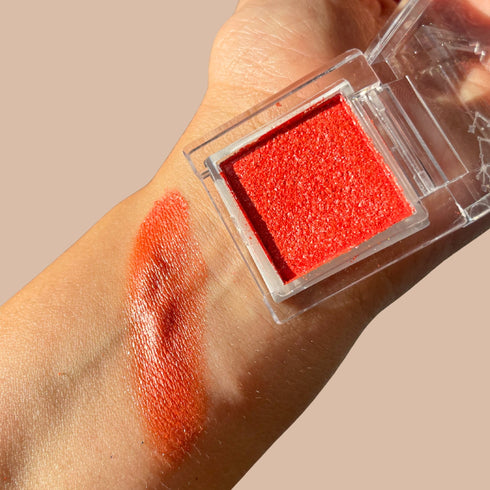 Cosmic Dust Eyeshadow – Vega | Ombretto Singolo Shimmer, rosso corallo brillante