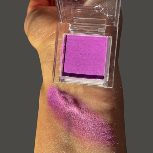 Cosmic Dust Eyeshadow – Volantis | Ombretto Singolo Matte, viola lilla intenso