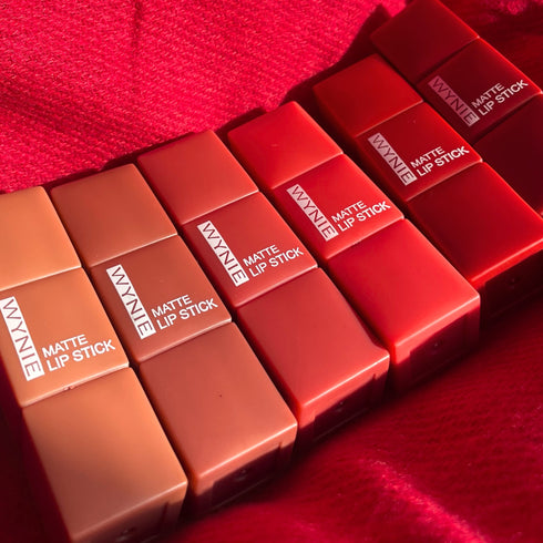 Creamy Matte Lipstick – Rossetto in Stick Cremoso dal Colore Intenso e Texture Morbida