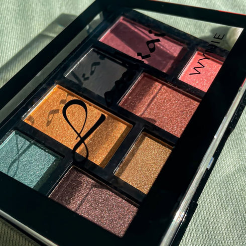 Lanikai Eyeshadow Palette 8 Ombretti Opachi e Brillanti | Aloha Collection