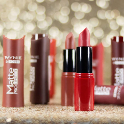 Rossetto in stick opaco Pro Matte Lipstick di Wynie Cosmetics