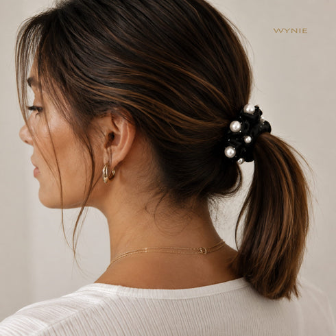 Set 2 Elastici per Capelli Scrunchies neri con Perle Decorative Wynie
