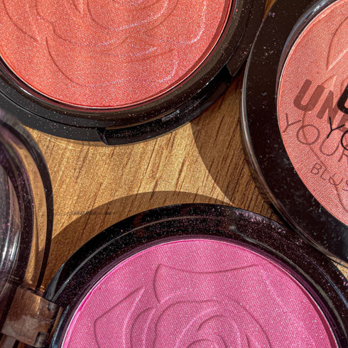 Wynie Undress Your Skin Blush in Polvere Compatta Luminoso