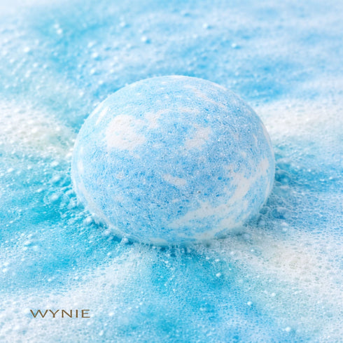 Wynie Color Mix 2 Bath Bomb | Bomba da Bagno Colorata Effervescente, azzurro e bianco (fragranza mela) nell'acqua