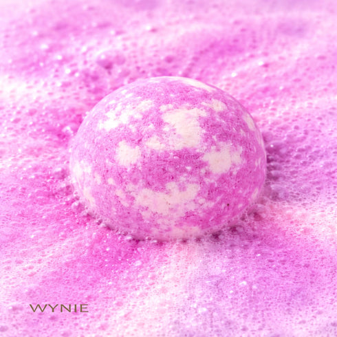 Wynie Color Mix 2 Bath Bomb | Bomba da Bagno Colorata Effervescente, rosa e ianco (fragranza lavanda) nell'acqua